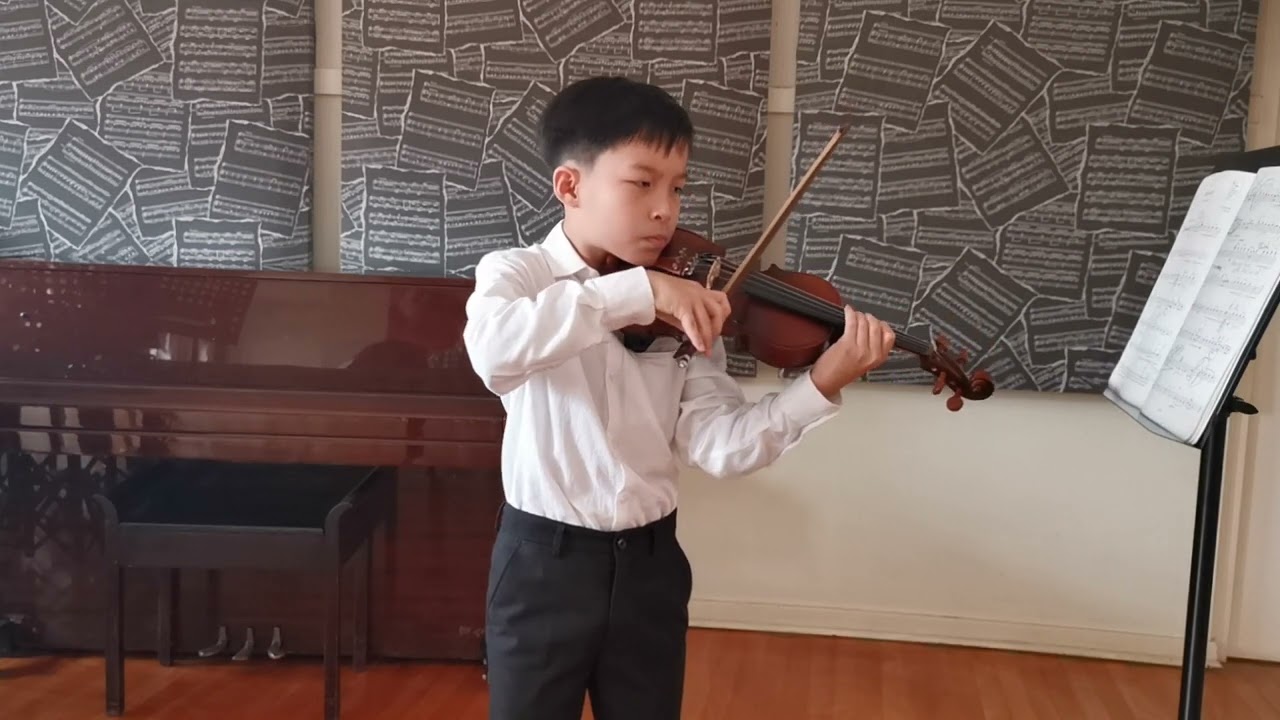 Aiden Luo - ABRSM violin Grade 5 exam with Distinction (136/150)