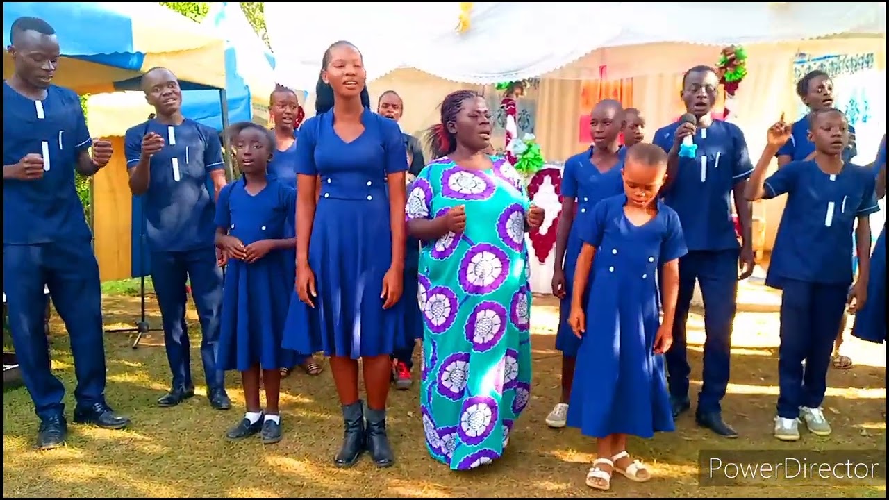 Wanon uru// performed by Othith Youth Choir
