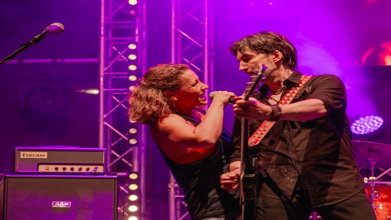 ART ON FIRE live - 