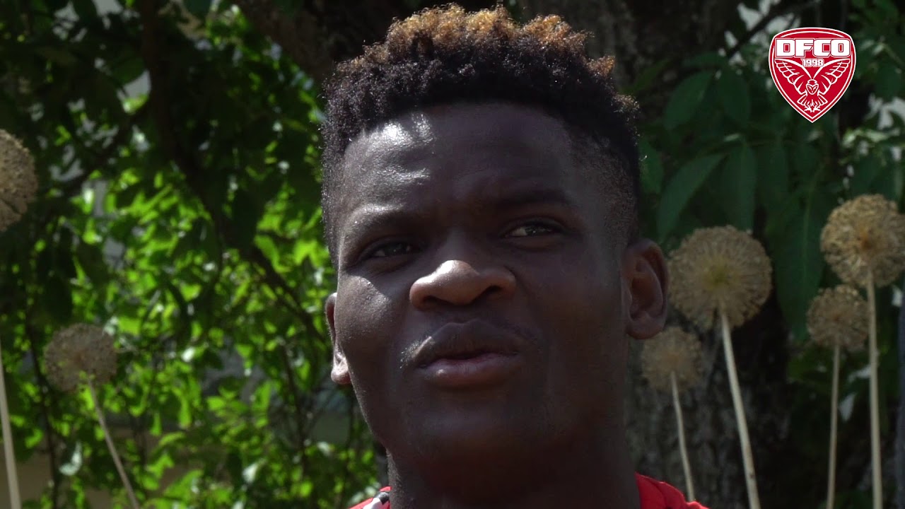 Les premiers pas de Didier Ndong