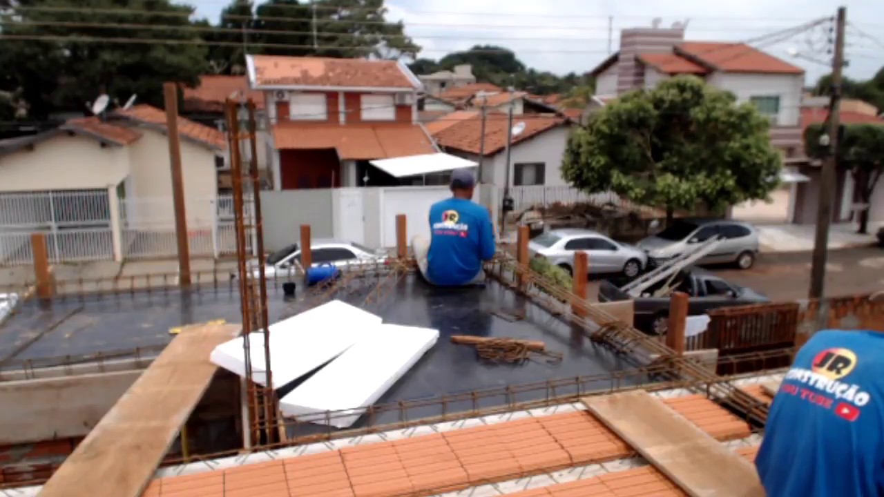 LAJE EM BALANÇO SENDO FEITA AO VIVO