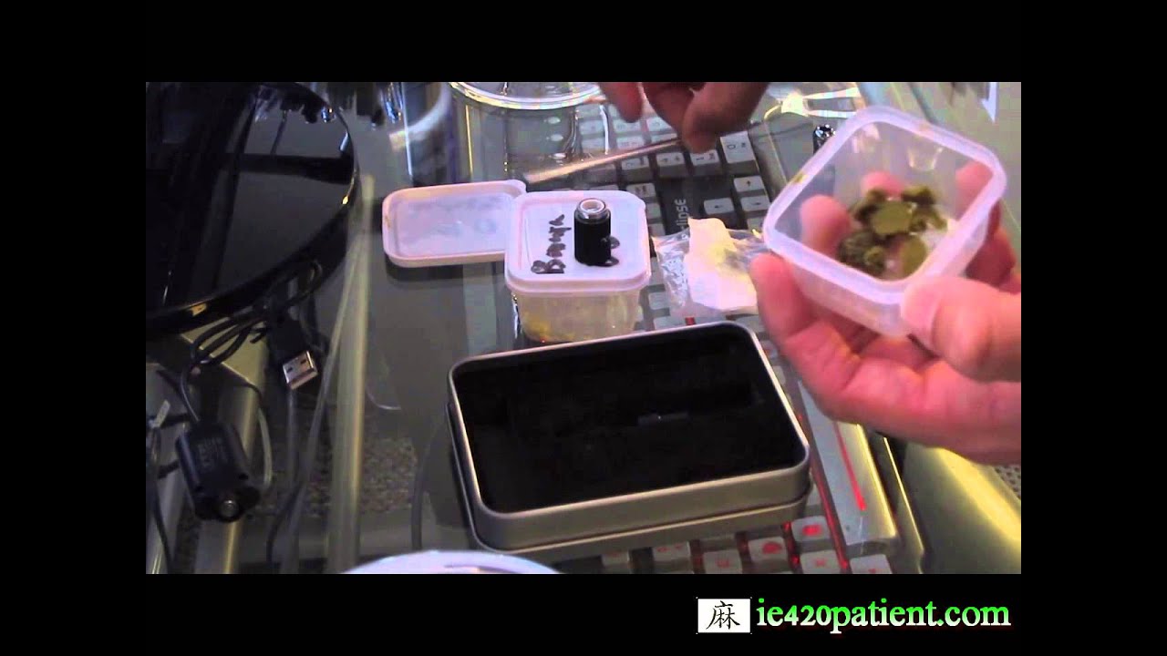 Vaping Saturn OG with Micro Vaped Luxury Vaporizer by Vaped (by IE420)