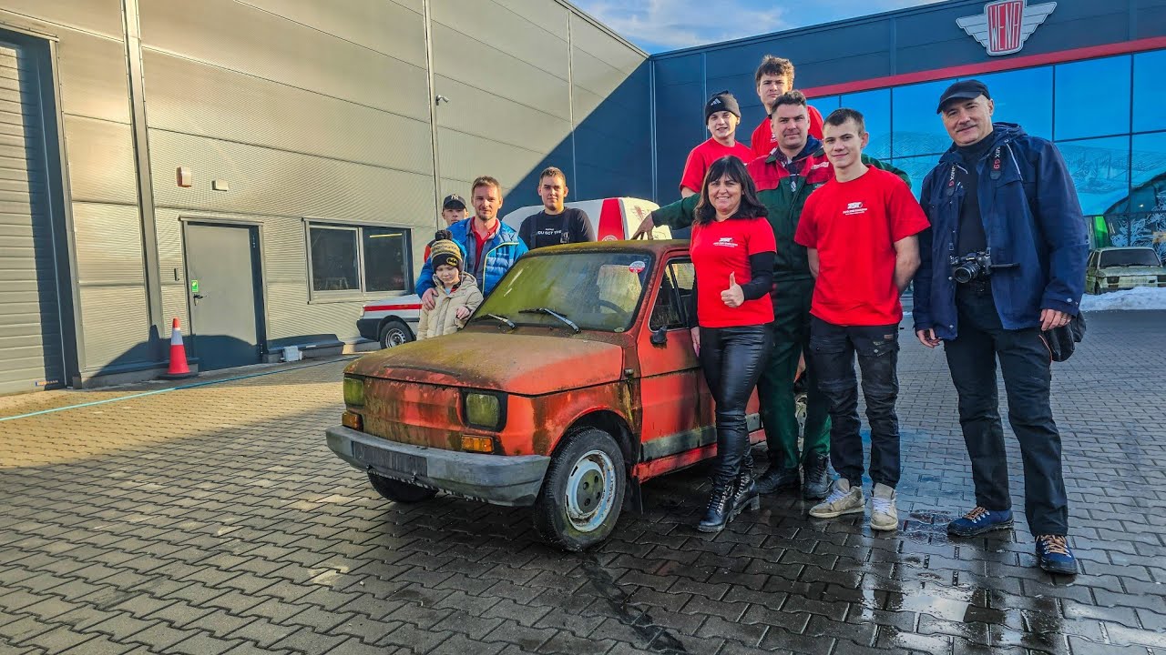 16.01.2026Muzeum Motoryzacji WENA w Oławie.Przekazanie uczniom ZSR w Cieszynie samochodu Fiat 126p