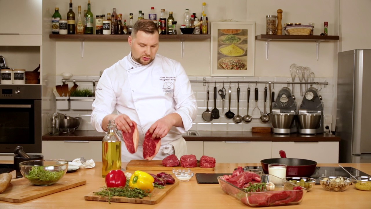 Как приготовить мясо. Готовим Стейк из говядины. Видео как жарить мясо.