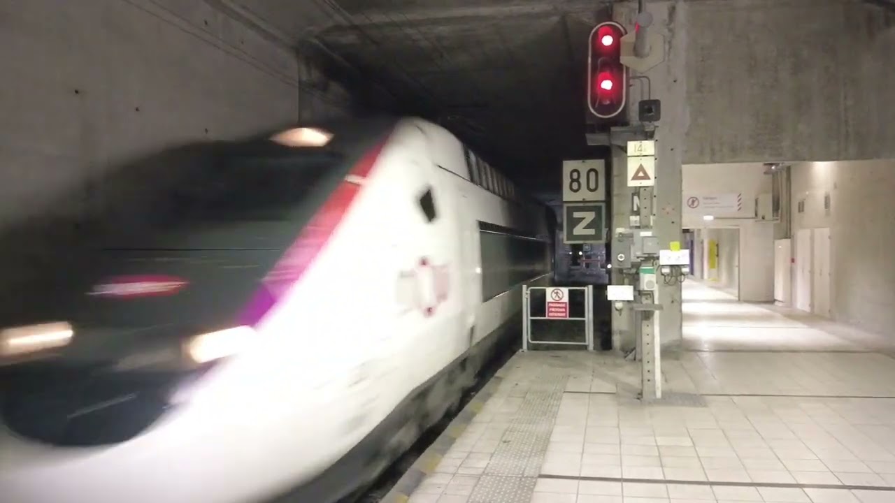Massy Gare TGV. 2 TGV inouï de passage et le TGV de 15h26 pour Bordeaux.