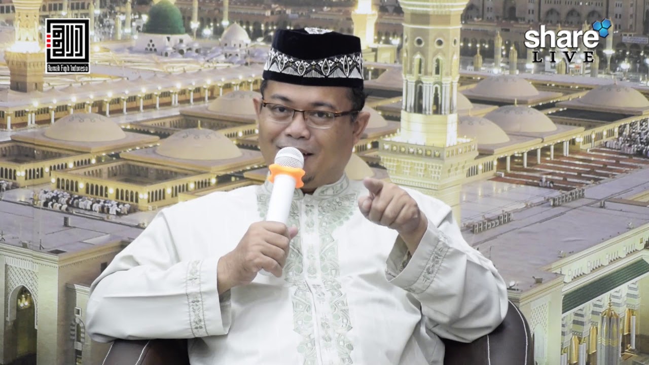 Apakah Benar Imam Syafi’i Tidak Menguasai Ilmu Hadist? - Ustadz Ahmad Sarwat, Lc., MA.