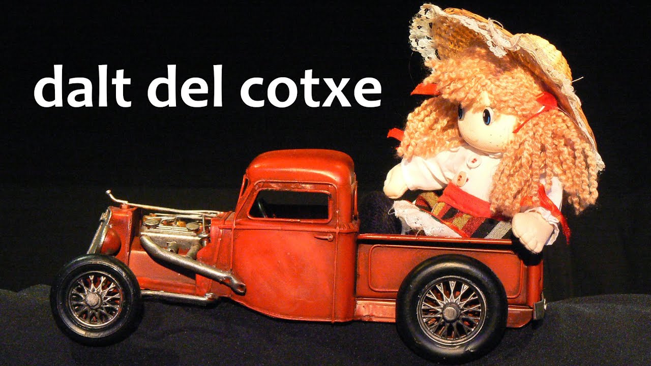 Titelles Pamipipa - Dalt del cotxe hi ha una nina. Cançó tradicional infantil en català.