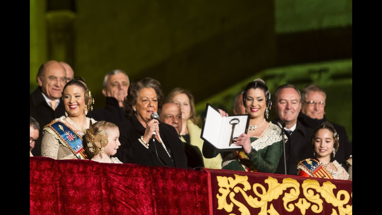Rita Barberá enciende las Fallas con su 