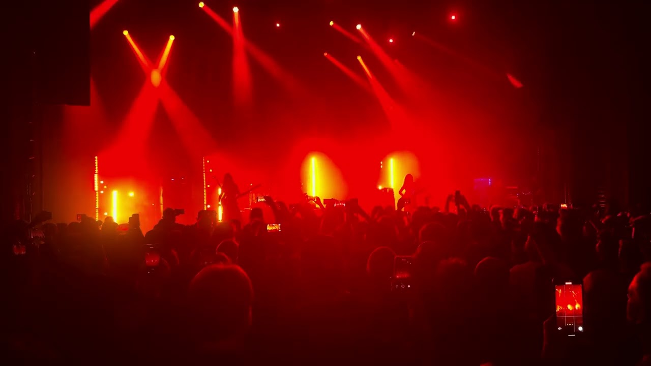 The warning-automatic sun live Chicago 7/22/25 keep me fed 2025 tour. Riviera theatre, Chicago