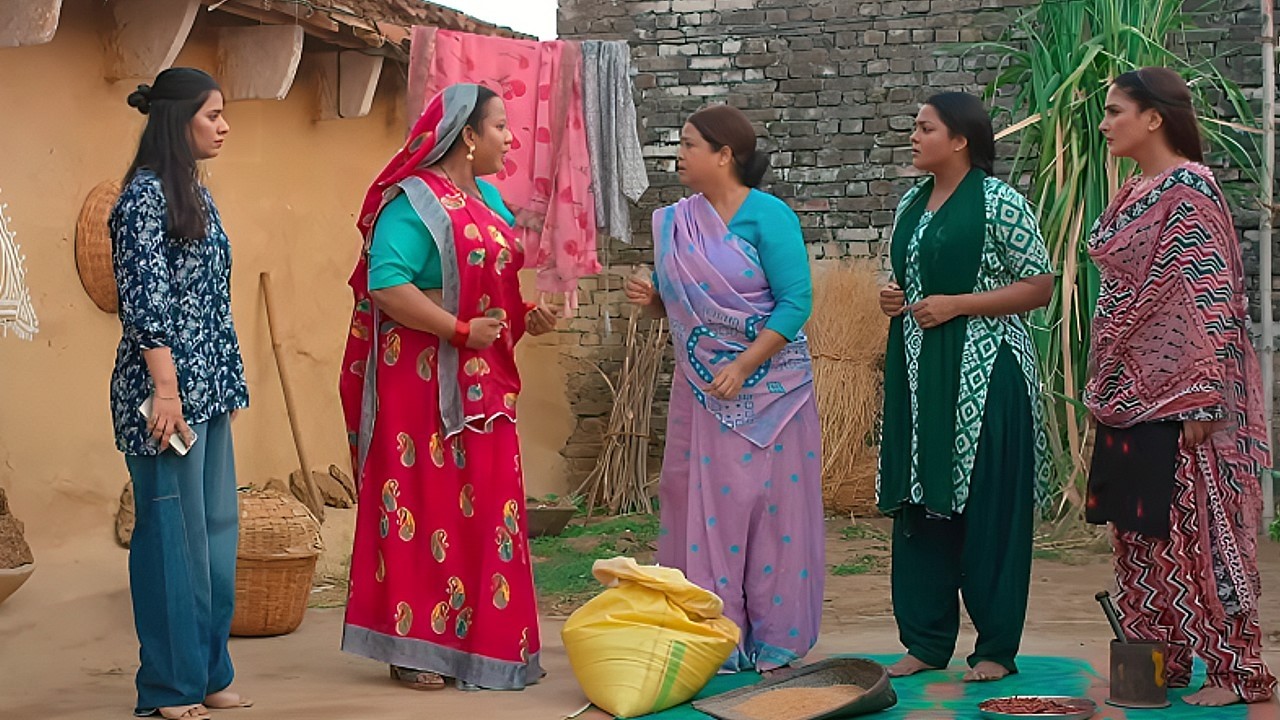 तेरी बेटी जो मुँह कला कर के आई है उसके वजह से पुरे गांव में हमारी बेज़्ज़ती हो रही है | bhojpuri movie
