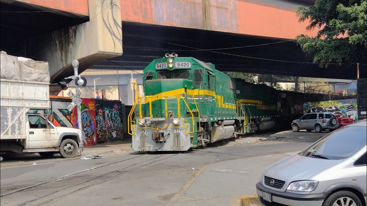 Servicio Julia GP38-2 9420 9421 Maniobrando en Tacuba 