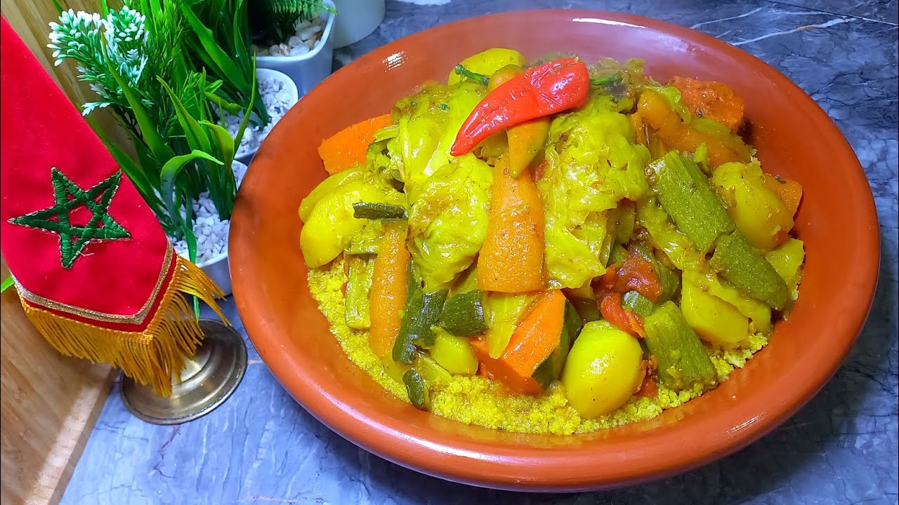 كسكس سميدة الذرة🌽كيجي رطب و معلك و مريقة ديالو لذيذة و خاترة اللذة حاضرة كما عودتكم دائما👌😋😋