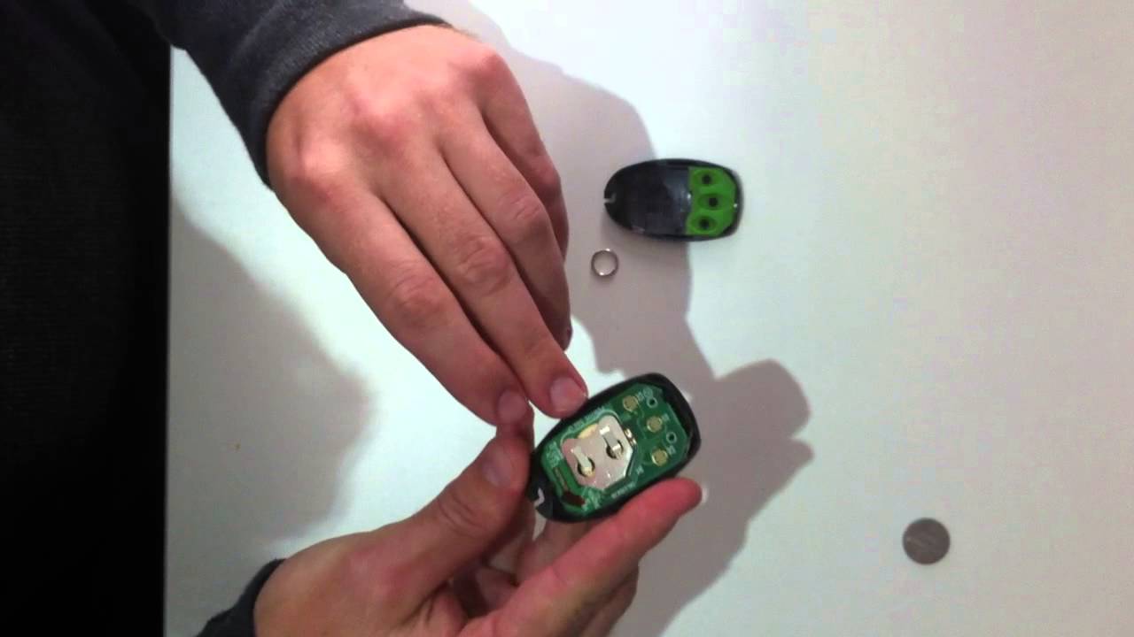 How to change the battery in a Merlin remote C945