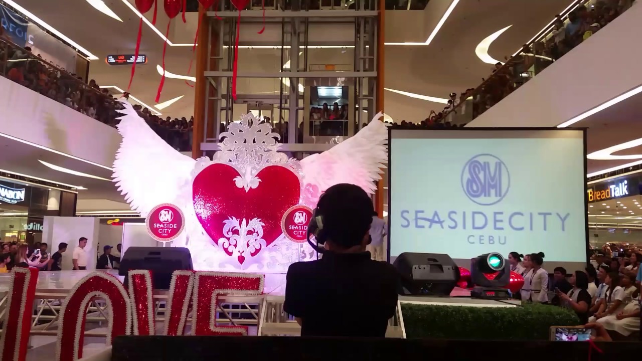 SM Seaside Cebu LizQuen sing Pag-Ibig by Yeng Constantino