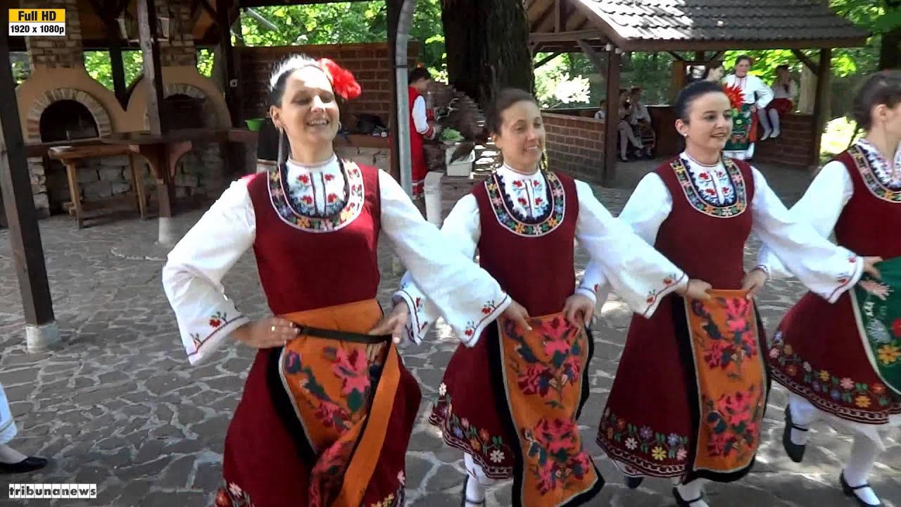 Фолклорно трио 