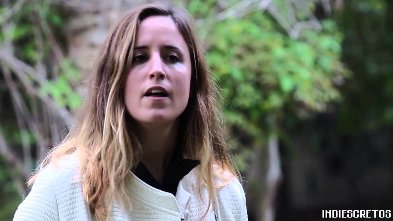 Penny Necklace - Purpurina (Ac&uacute;stico) | Indiescretos