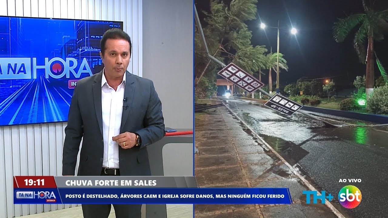 Telhado de posto cai com vento forte durante temporal em Sales