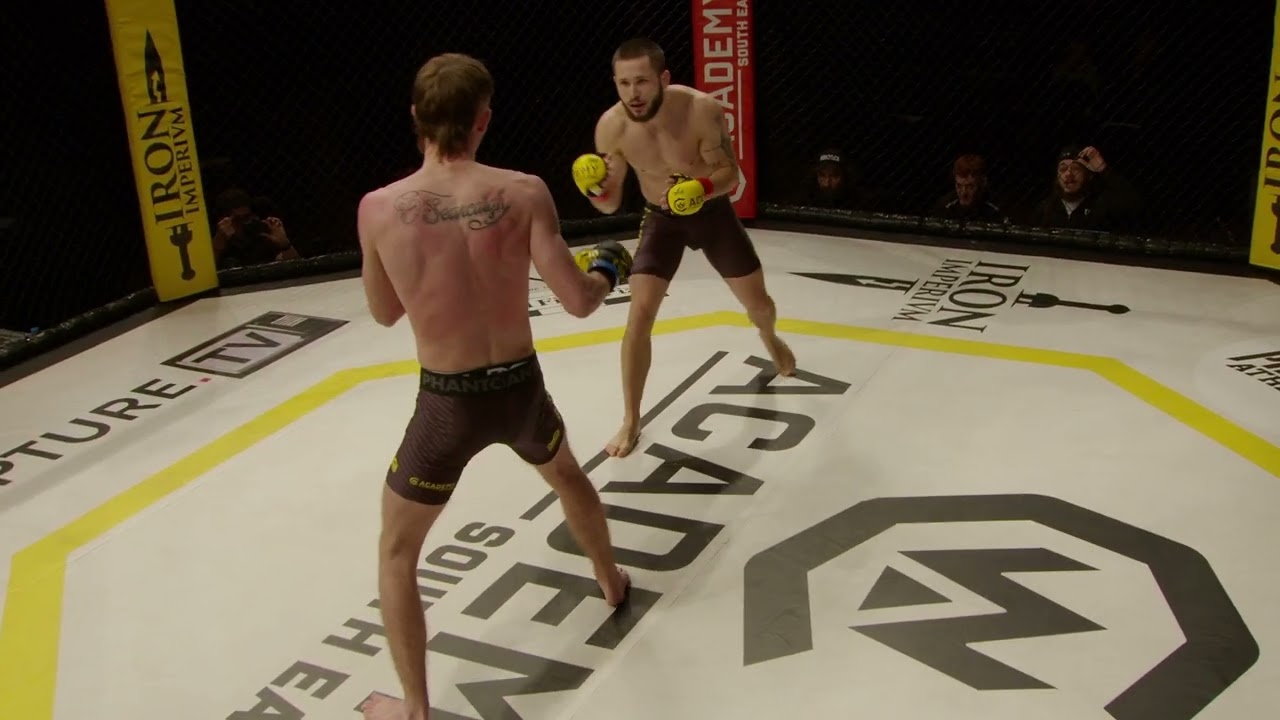 Robert Dani vs Ethan Sharkey - 135lbs Amateur MMA #CWSE37 7th December 2024