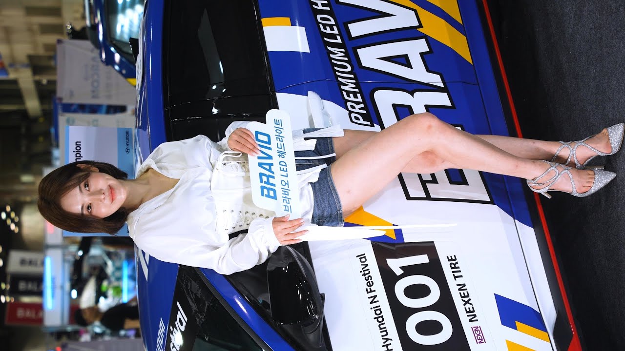 Модель Shin Saerom Auto Salon Week 2024