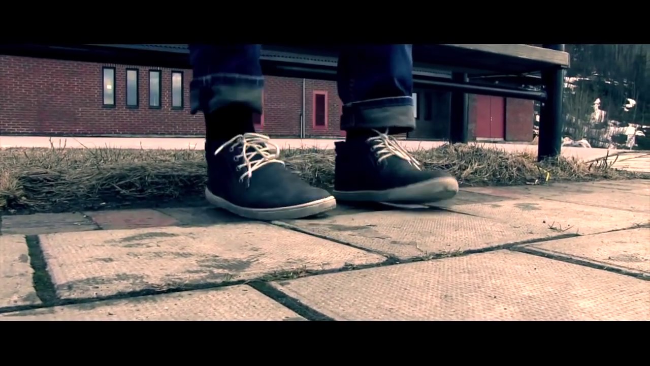 Move your feet - Junior senior (musicvideo)