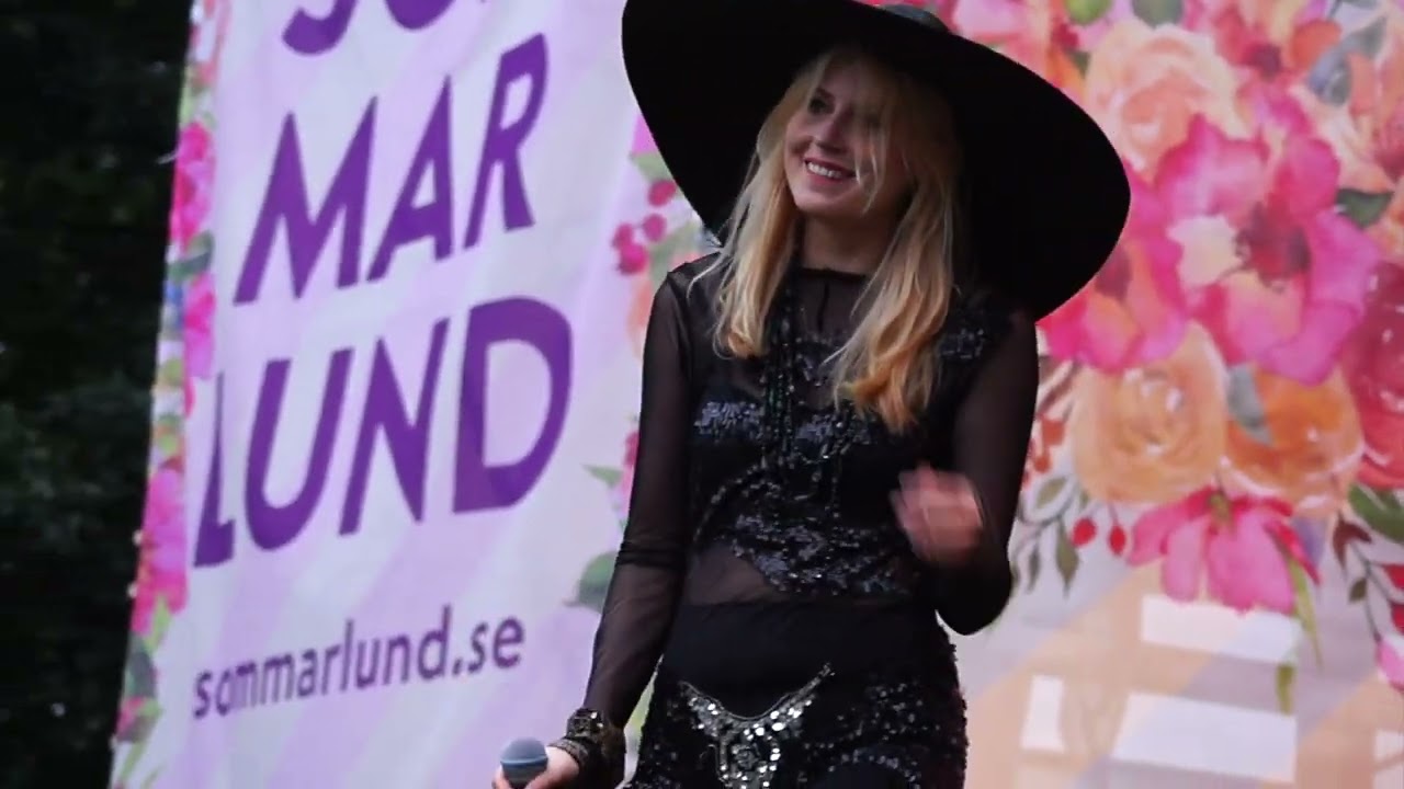 Amanda Jenssen  -  Happyland  - Maddieliivideo 2023