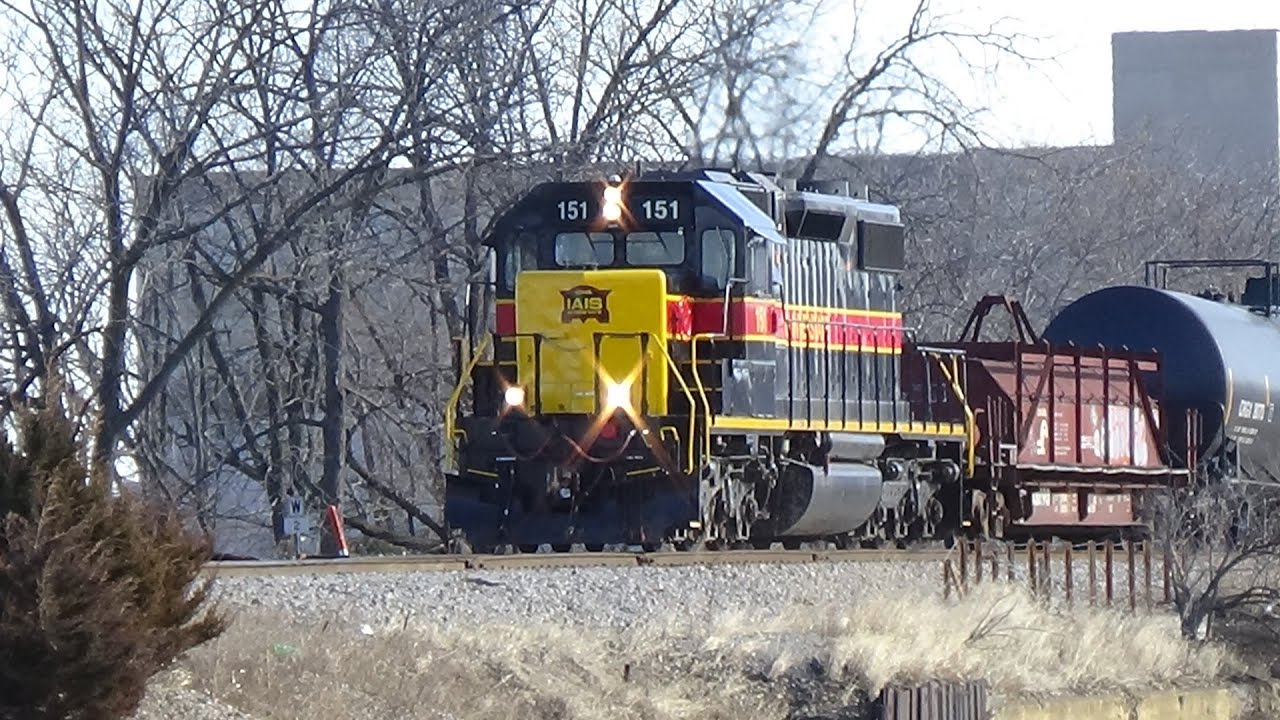 IAIS 0900 Silvis Switch and BNSF led empty unit grain train January 22, 2026