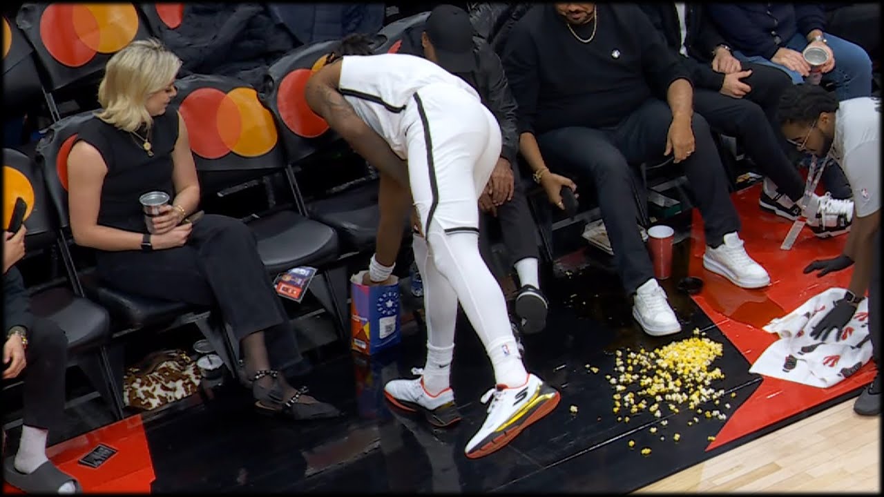Terance Mann caught steeling a fans popcorn 🫢
