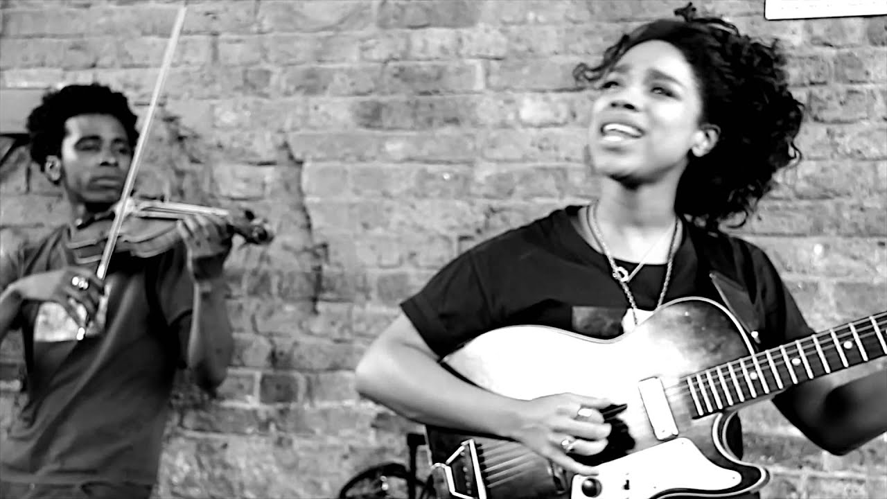 @SoulFeatures Session with Lianne La Havas | www.loveisthelawmag.com |