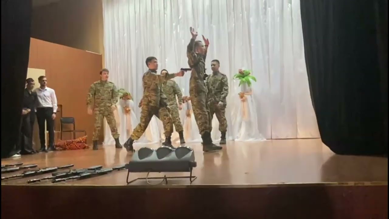 Выступление «Жас сарбаз»