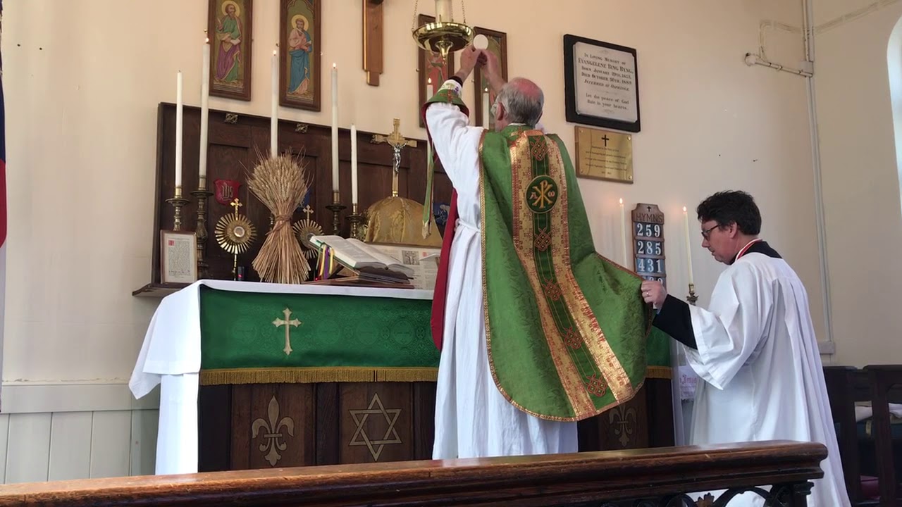 The Consecration and Elevation at Mass - Anglican Missal