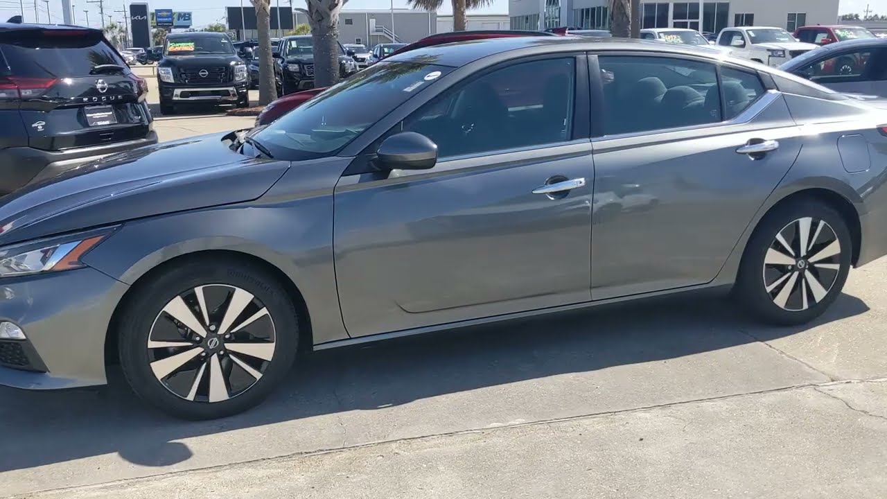 2022 Nissan Altima SV certified pre-owned