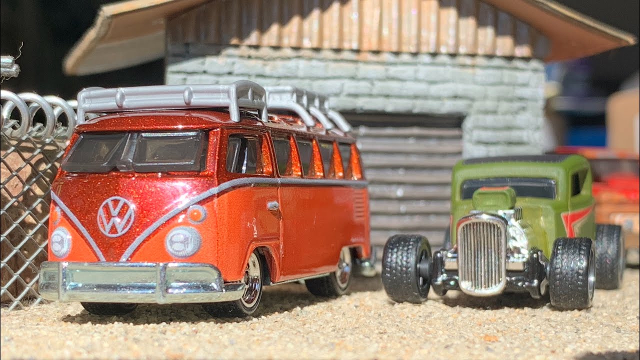 1967 Volkswagen Samba Bus & ‘32 Ford-Hot Wheels Boulevard