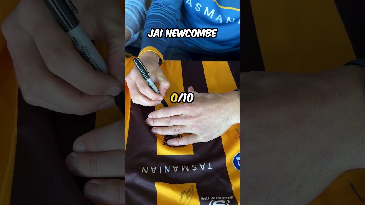 Rating AFL Players' SIGNATURES out of 10!?