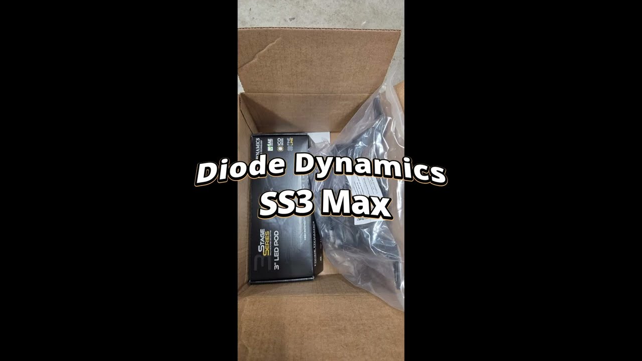 Diode Dynamics SS3 Max Fog lights on Silverado