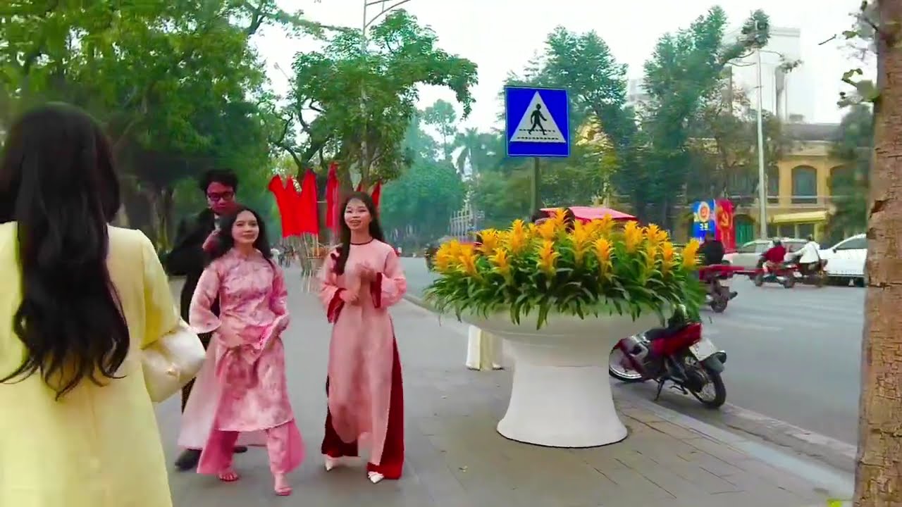 Đây là phố đi bộ Hồ Hoàn Kiếm Hà Nội 2026 cảnh đẹp ngày tết