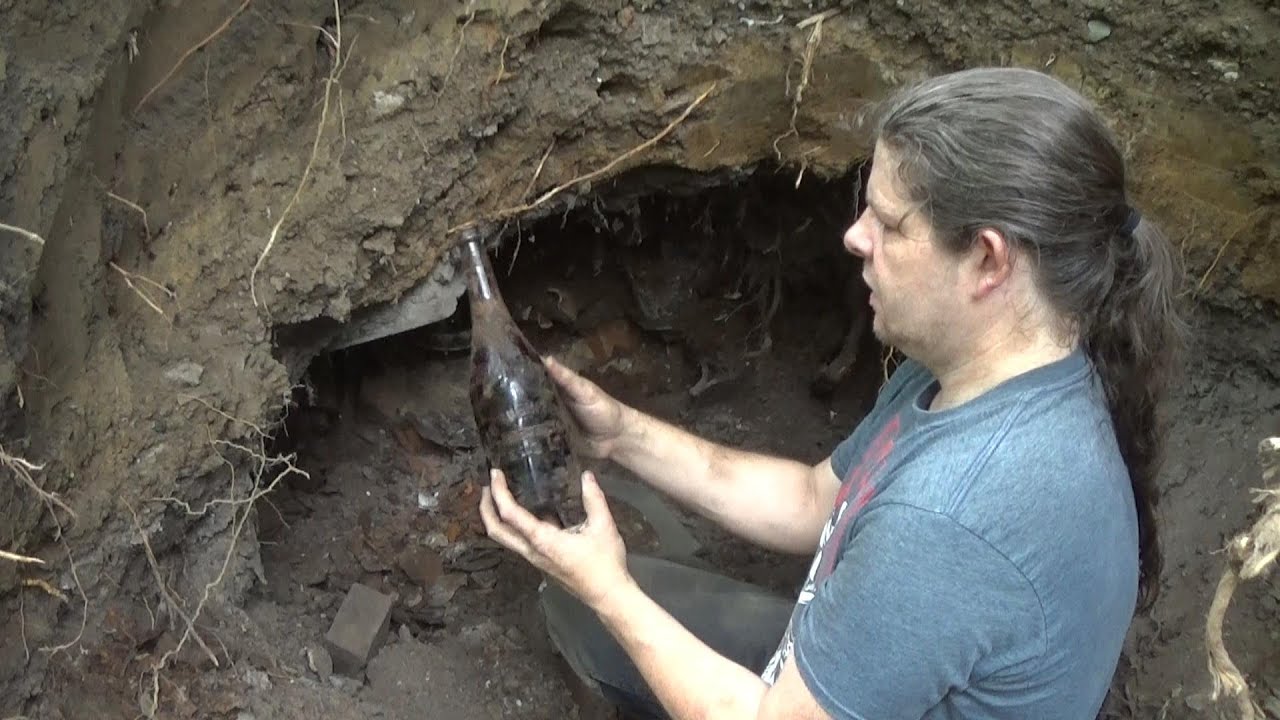 Paul & Dave Dig 100s of Bottles