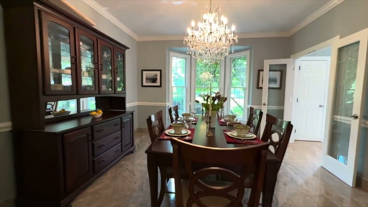 4 Crimson Ln, Freehold, NJ 07728