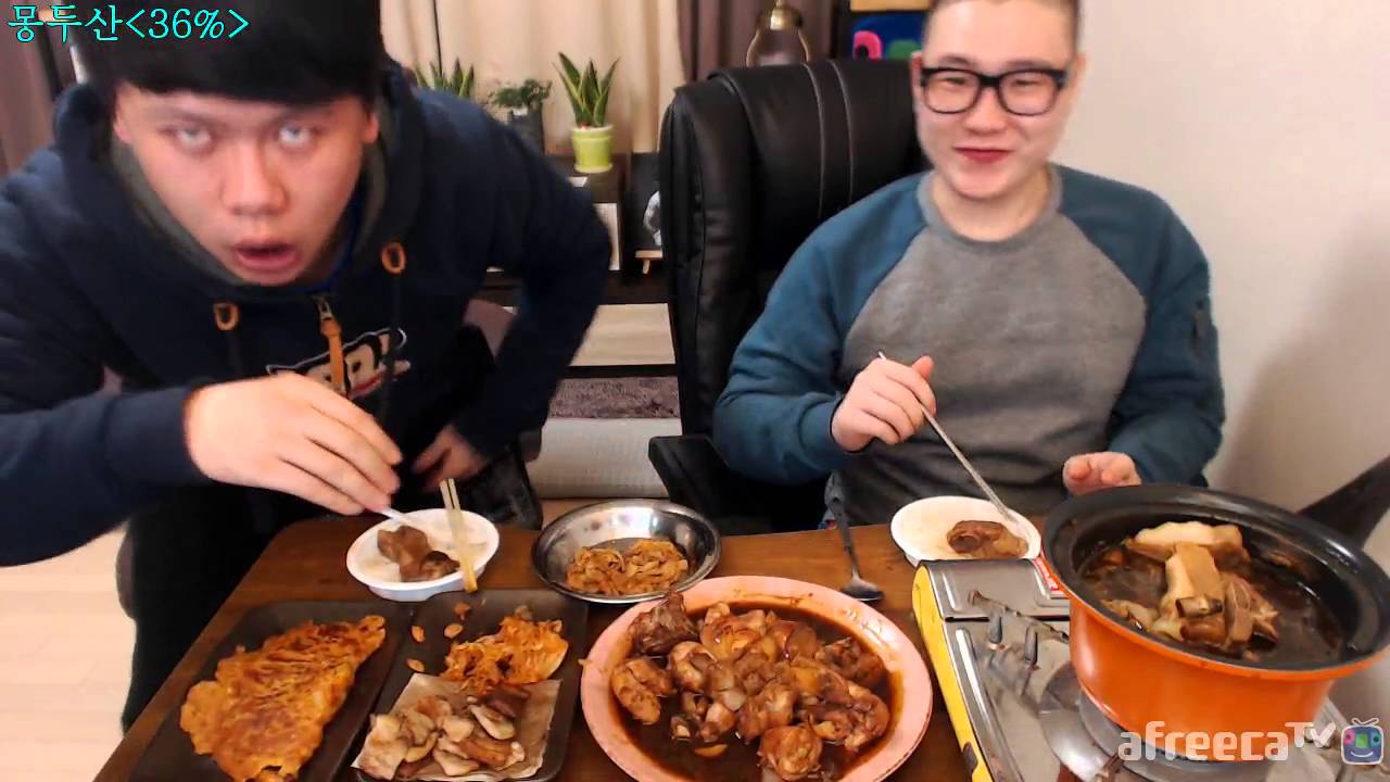 BJ몽키)맛있는먹방!! 대박!훈요리갈비찜탕?+닭볶음+김치전등등)