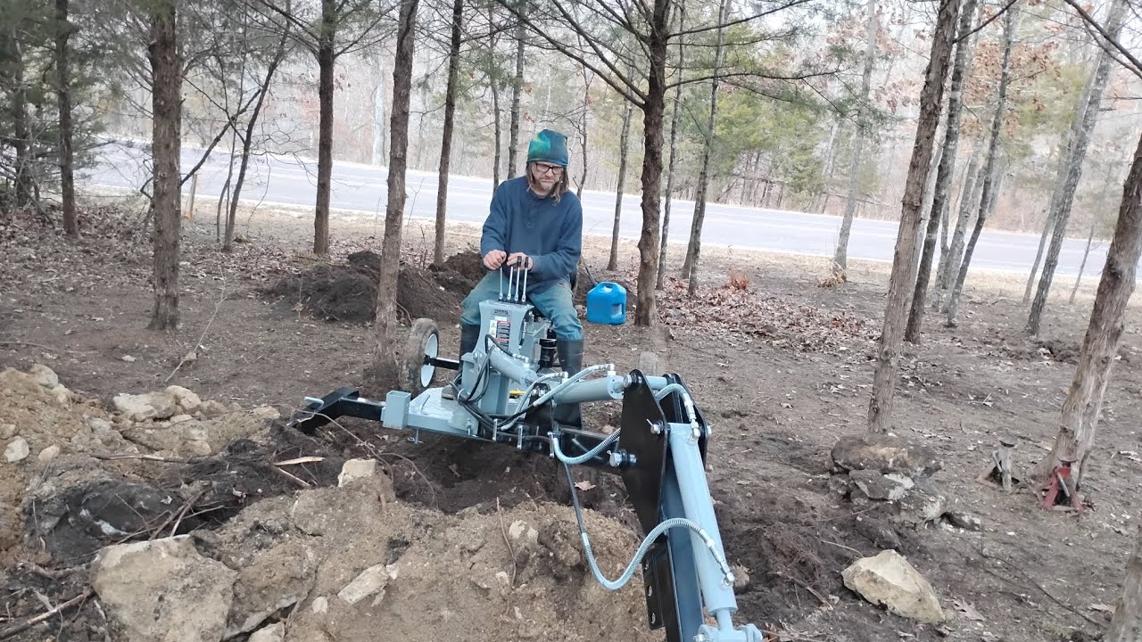 Портовый грузовой буксируемый экскаватор