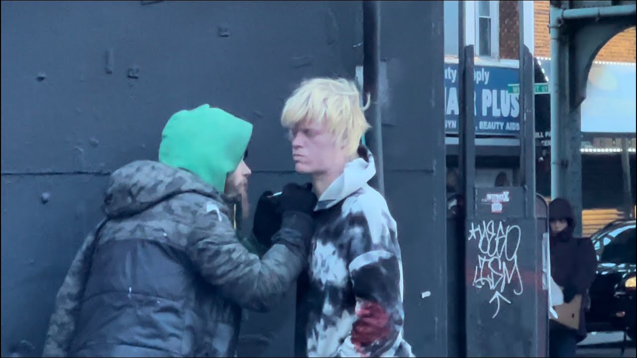 Streets of Philadelphia, Kensington avenue November 2021, raw street footage behind the scenes