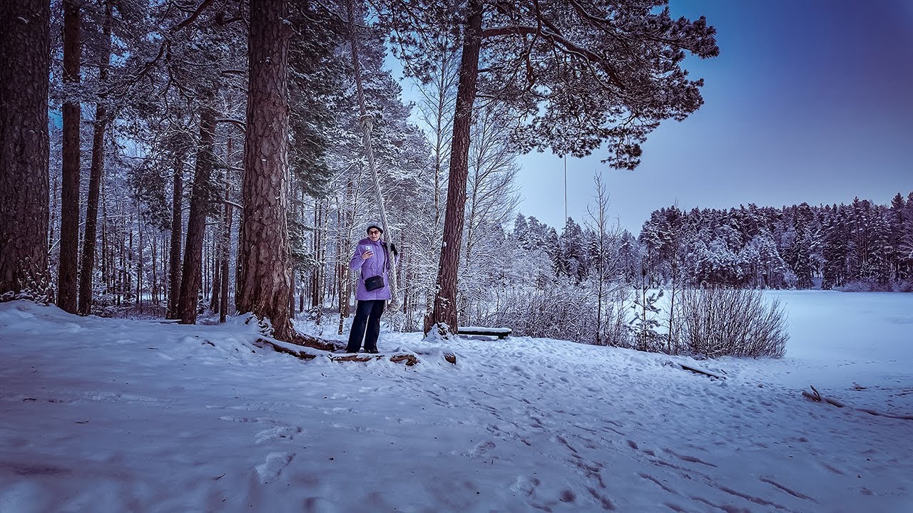 A Quiet Winter Walk & Light Painting in the Baltic
