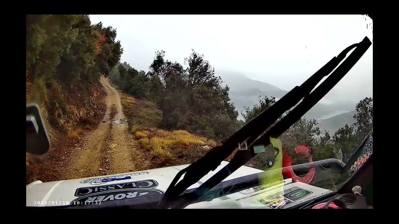 Range Rover Classic ruta subida al bosque.