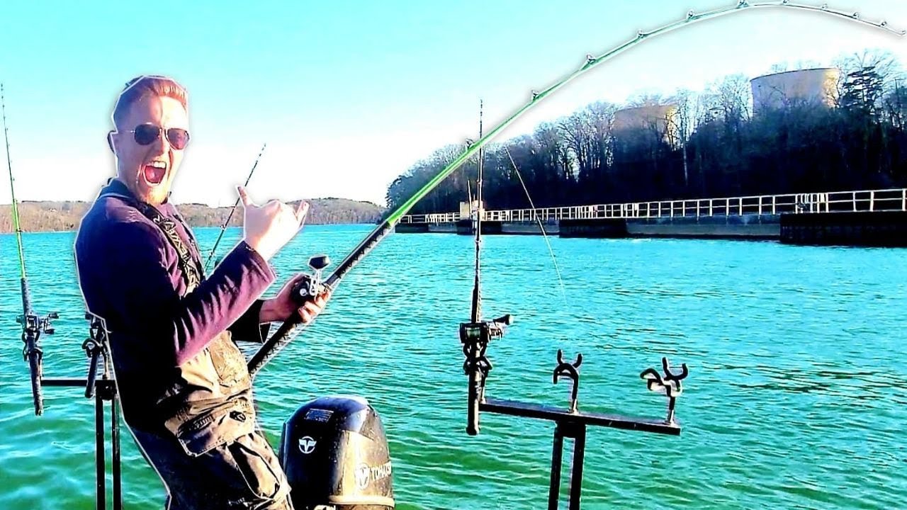 Ginger Fish King Vs. GIANT CATFISH. Who Won The Fight?