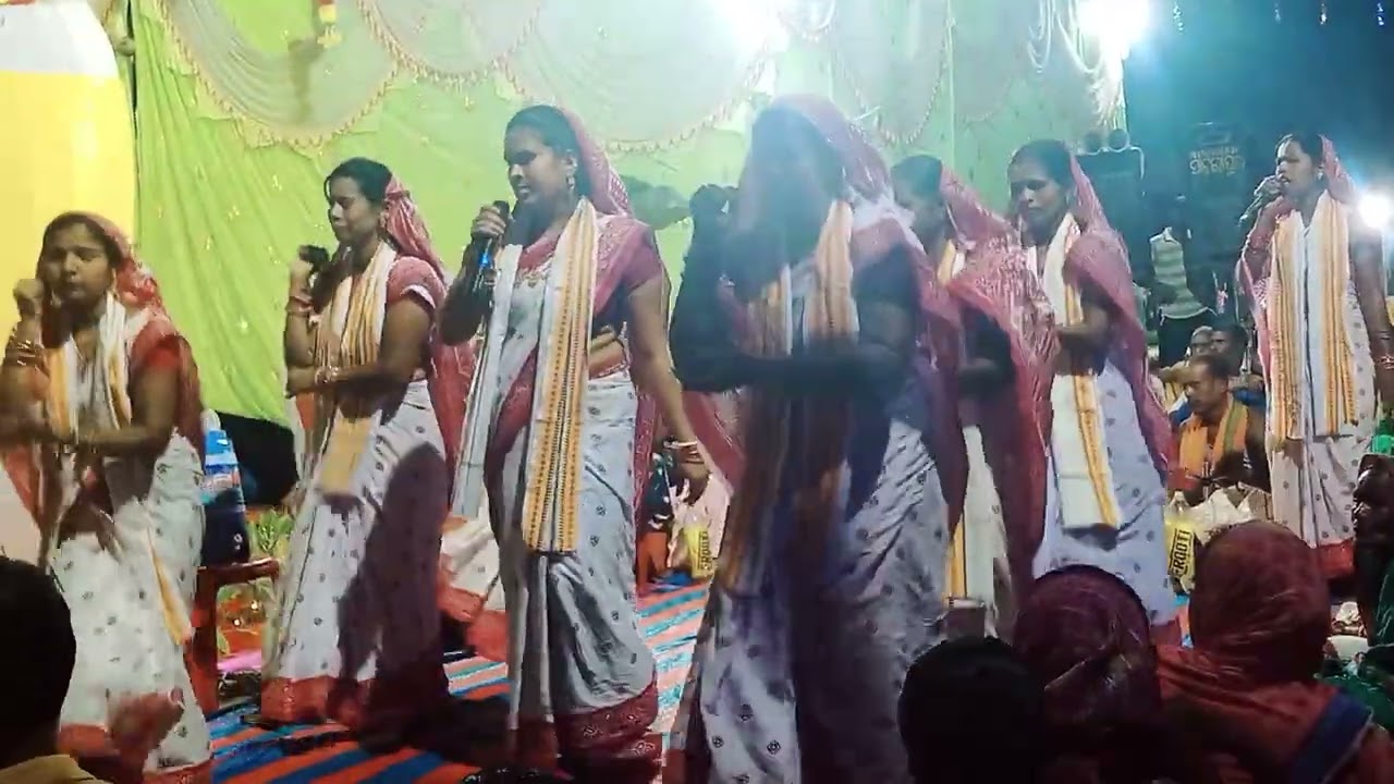 ସାନ୍ତରାପୁର ମହିଳାସଂକୀର୍ତ୍ତନମଣ୍ଡଳୀ super performance in ଆମଗାଁ ଲକ୍ଷ୍ମୀ ପୂଜା । @trupti2001