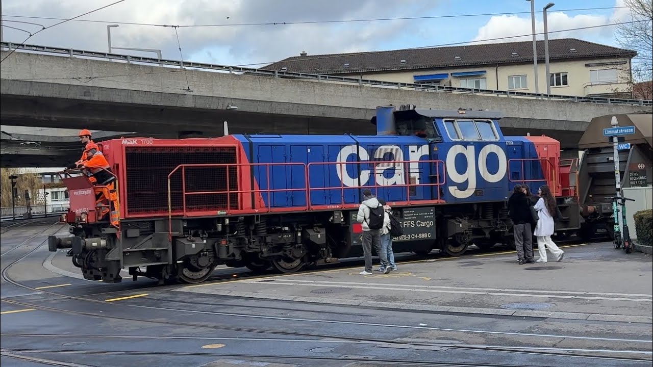 FREIGHT TRAIN ON ZURICH CITY STREETS! SBB Cargo Am843 Passing Escher Wyss Platz with HORN!