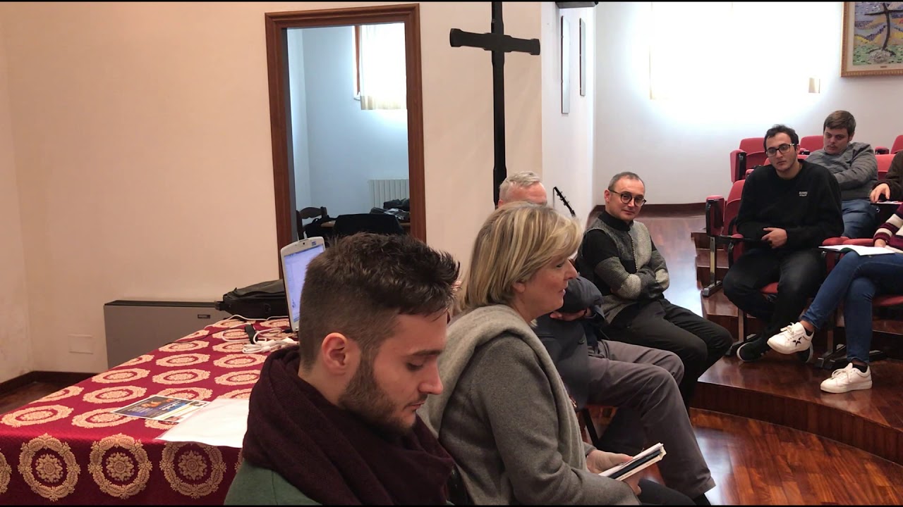 Carlotta Nobile tra i giovani a San Giovanni Rotondo.