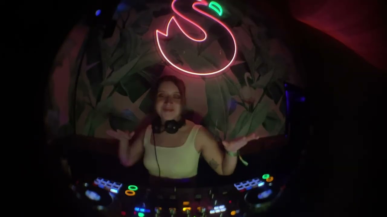 Anna Belen at Tipsy Flamingo for Miami Music Mondays