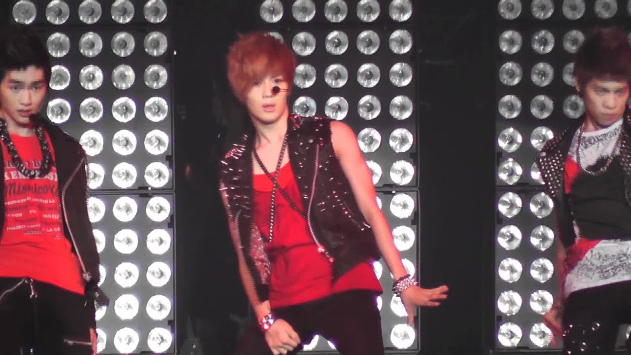 [11062011] SM TOWN LIVE in Paris - 샤이니 (SHINee) - Ring Ding Dong Remix (Taemin Focus)