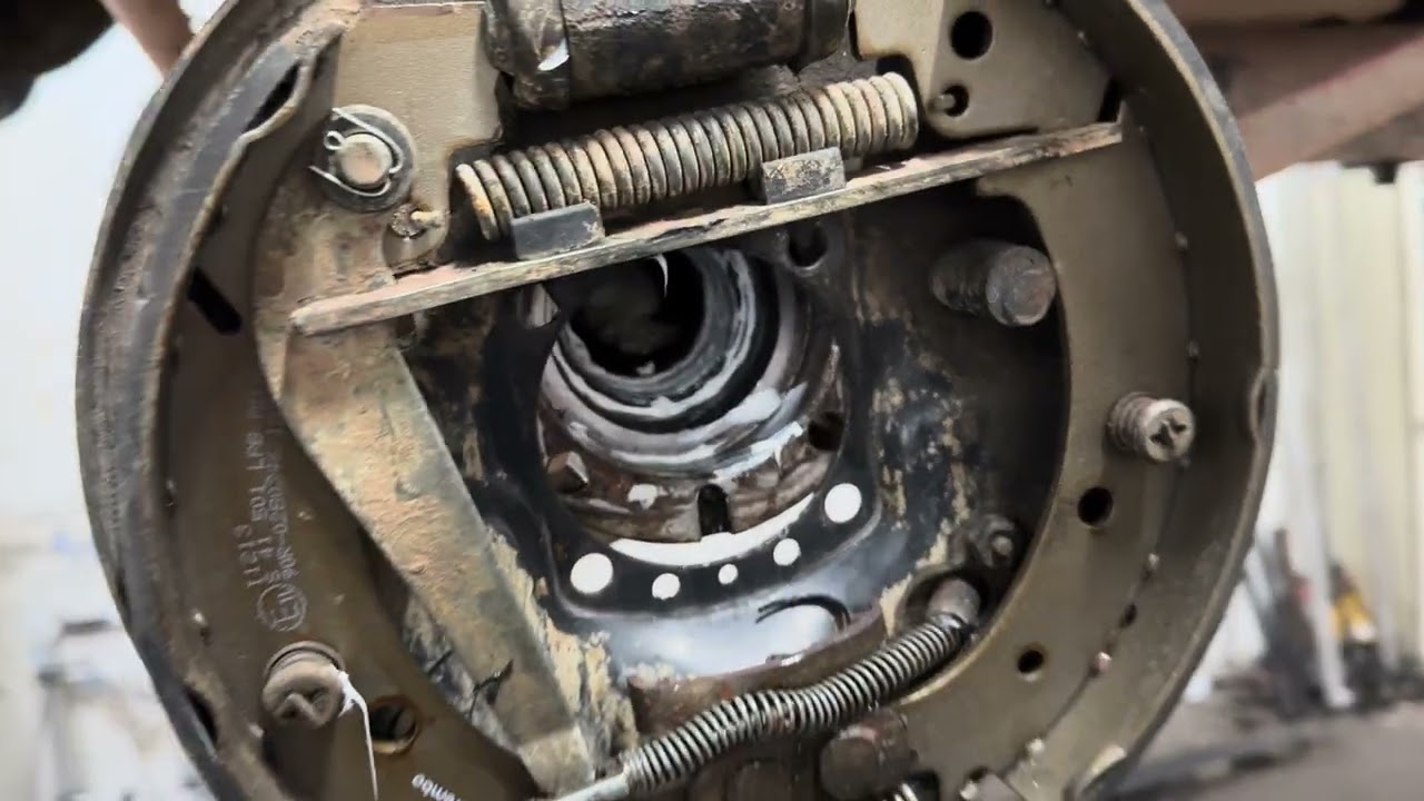 Cambio retén trasero derecho Lada Niva (3)