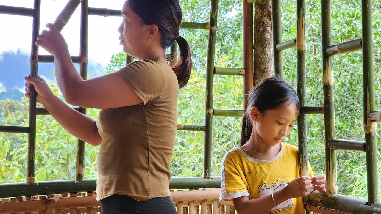 Use bamboo to repair houses and make windows/ Lý Sểnh single